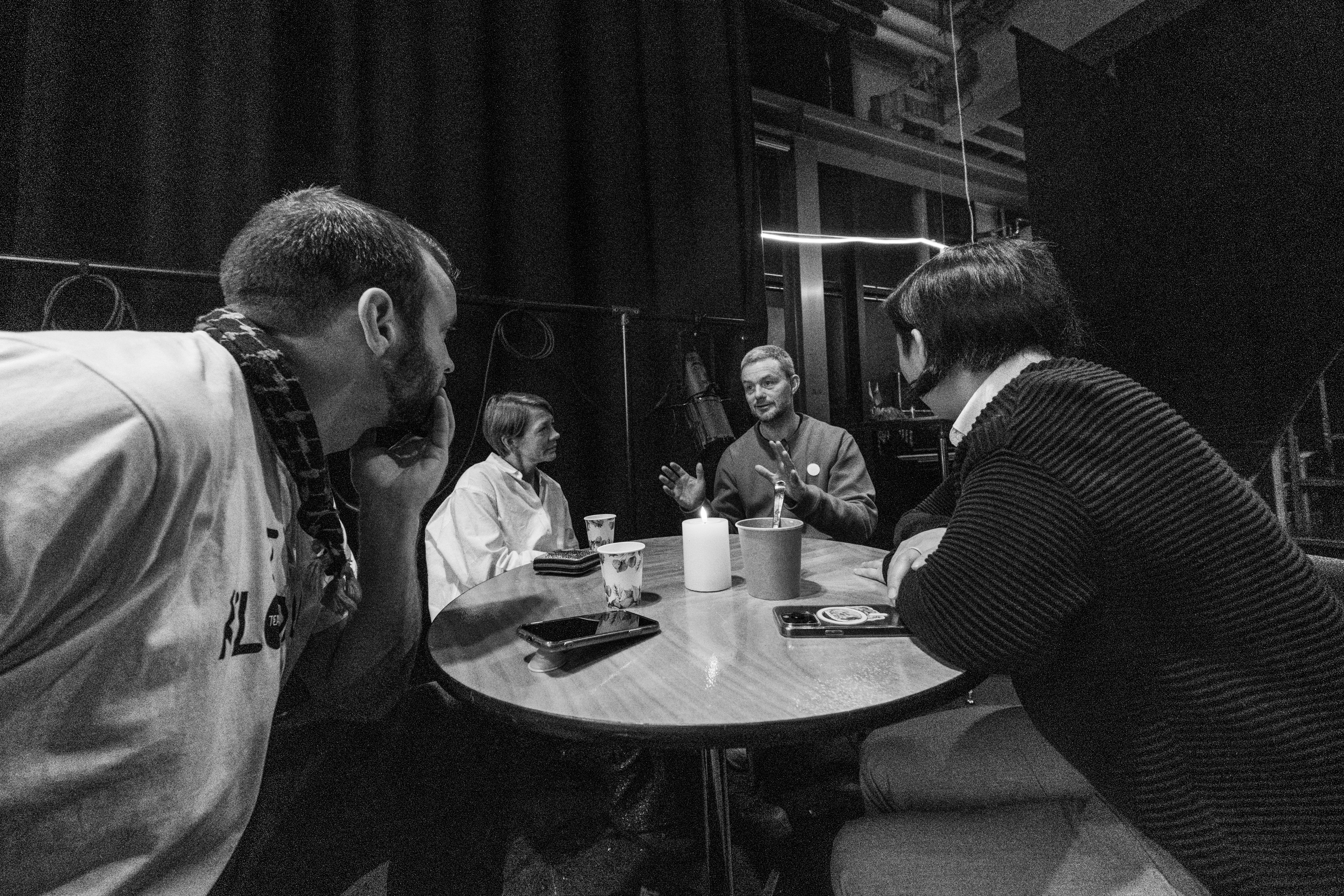 Pi*s & preik på Kloden: Å skrive om kunst så folk forstår
